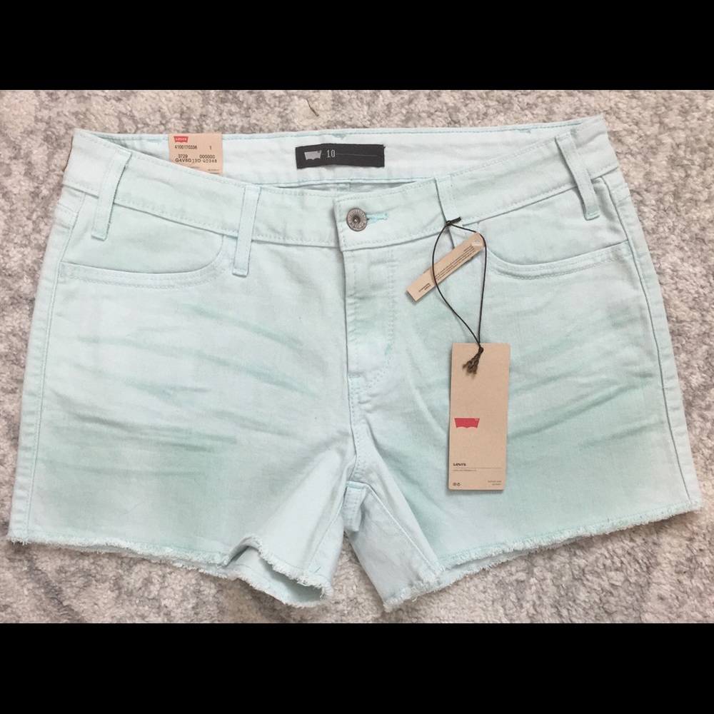 Levis Denim Jean Shorts. Size 10. NWT